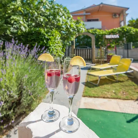 Apartamento Emina Nin